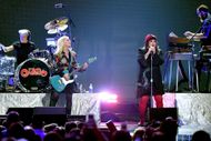 Nancy Wilson & Ann Wilson (Image via Getty)